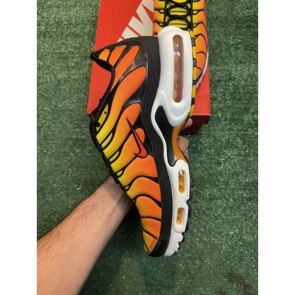 Nike Air Max Plus Sunset Size 11 - Picture 3 of 9